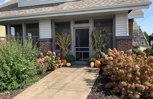 Saint Anna House | From Schwarz Supper Club to Road America, Schwarz Guest House is in Between.