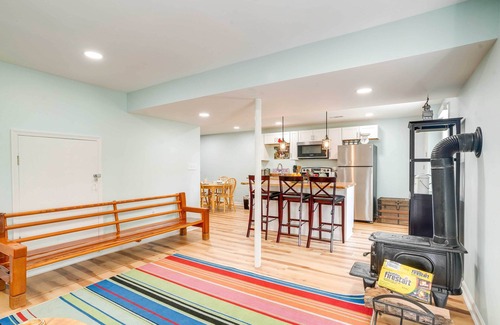 Front Royal Apartment | Front Royal Studio w/Mtn Views & Brick Oven