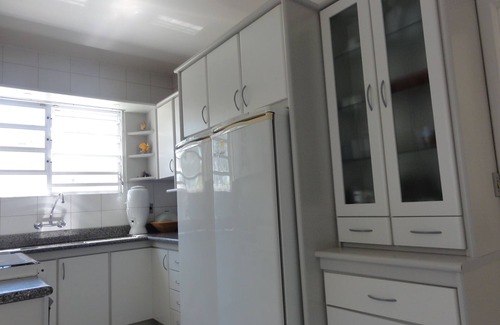Ingleses do Rio Vermelho House | FRONT SEA, 4 QTOS with AR SPLIT, 4 WC, WiFi, TV CABLE, Barbecue, wood stove
