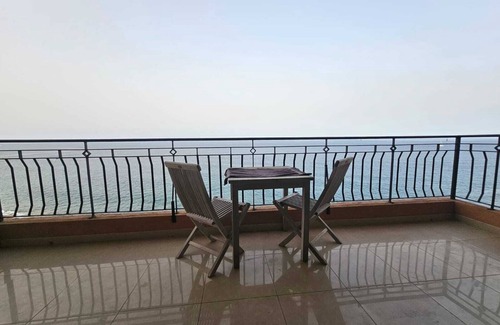 Madliena Apartment | Front Sea View 3 bedroom Huge Apartment Sliema parking