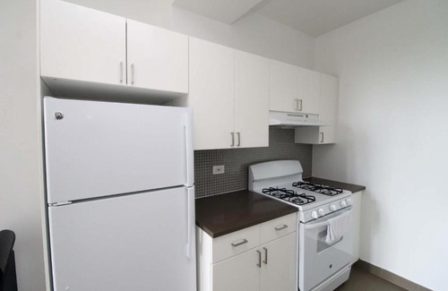East Hyde Park Apartment | FRONTDESK 1BR Apt near Garden of the Phoenix