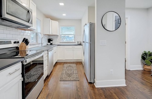 Walnut Hills Apartment | FRONTDESK 2622 Victory Pkwy Apts Cincinnati