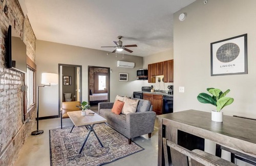 Downtown Lincoln Apartment | FRONTDESK Aerie 147 Lofts Apts Lincoln