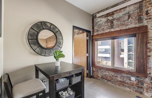 Downtown Lincoln Apartment | FRONTDESK Aerie 147 Lofts Apts Lincoln