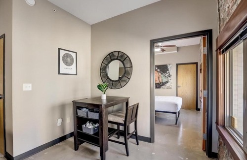 Downtown Lincoln Apartment | FRONTDESK Aerie 147 Lofts Apts Lincoln