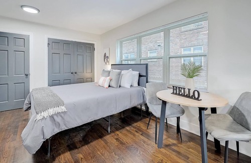 Walnut Hills Apartment | Frontdesk | Bright Studio Apt in Walnut Hills