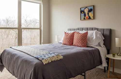 Ames Apartment | Frontdesk | Contemporary 2BR Near ISU