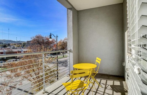 Five Points South Apartment | FRONTDESK Flats on 4th Apts Downtown Birmingham