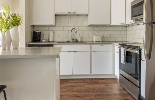 Ames Apartment | Frontdesk | Hip 2BR Near Public Transit