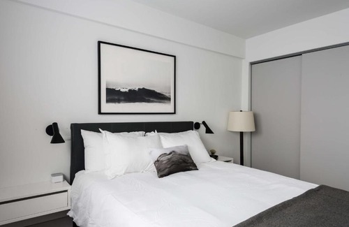 Central West End Apartment | FRONTDESK Modern 1 BR Apt near MO History Museum
