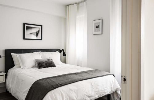 Central West End Apartment | FRONTDESK Modern Fully Equipped 2 BR Apt