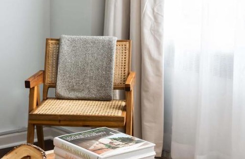 Central West End Apartment | FRONTDESK Modern Studio Apt with Chic Rooftop