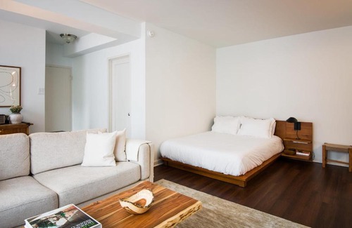 Central West End Apartment | FRONTDESK Modern Studio Apt with Chic Rooftop