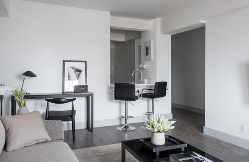 Central West End Apartment | FRONTDESK Sleek 1 BR Apt near the STL Zoo