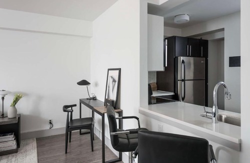 Central West End Apartment | FRONTDESK Sleek 1 BR Apt near the STL Zoo