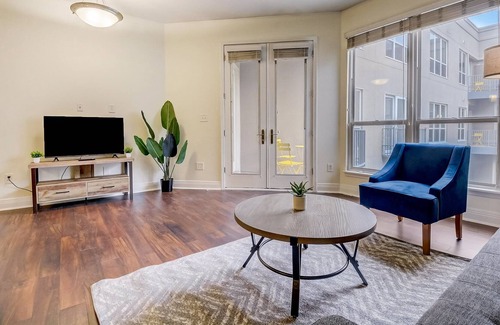 Lockerbie Square Apartment | FRONTDESK The Maxwell Apts Downtown Indianapolis