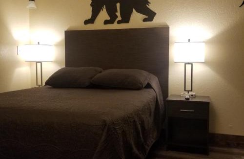 Lander Hotel | Frontier Lodge