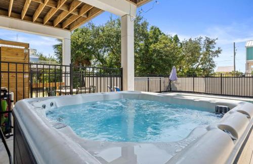East End House | Fruitcakes- Private Pool- Hot Tub- Pet Friendly