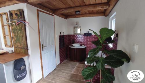 Ostoros Apartment | FruPi Apartmanok - A kis ház