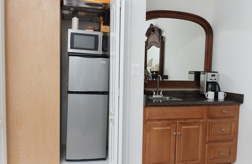 McLean Apartment | Ft Marcy on Pimmit Run