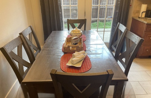 Lawton House | Ft. Sill-5 miles/Pet Welcome/11-Guests/4-BDR/5-QBED/2-FBA!