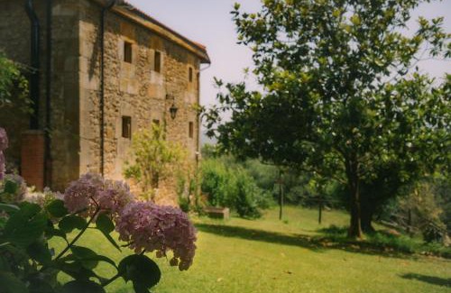San Bartolome de Meruelo House | Fuente de Güelo