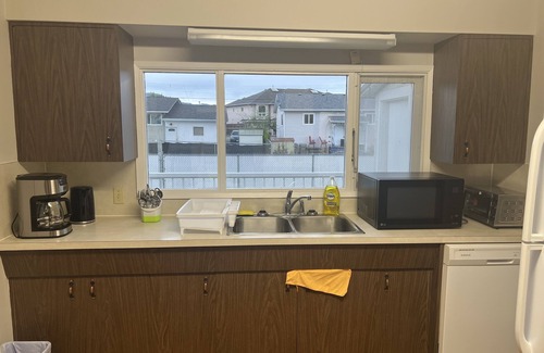 Kamloops House | Full 2 bedroom 1bath house