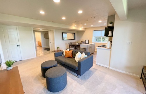 Draper Apartment | Full Above Ground Basement 2 BR 1 B w/Gorgeous Views