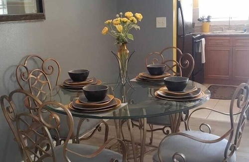 Bahamas Terrace Apartment | Full Apartment Near Beach, Bars, Restaurant