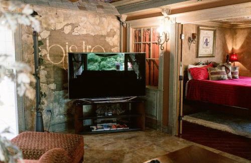 Lake Geneva House | Full Building No Cleaning Fee Everythings Close