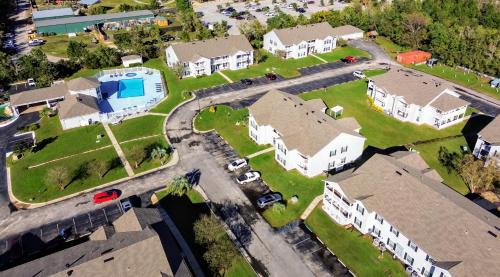 Gulf Shores House | Full Condo w/Pool & Gym, Sleeps 4