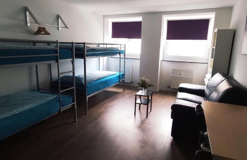 Nauwieser Viertel Apartment | FULL FLAT 3 BEDROOMS SAARBRUCKEN CENTER -11 PEOPLE