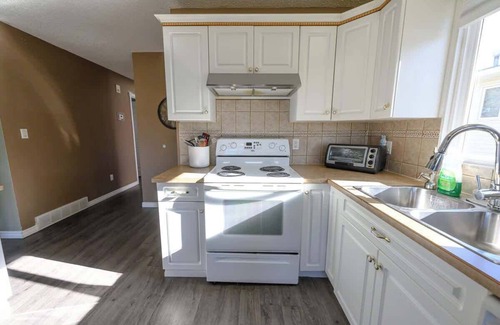 Grande Prairie House | Full House & Budget Friendly