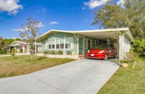 Sarasota House | Full House for Rent, 55+ Community with many Amenities.