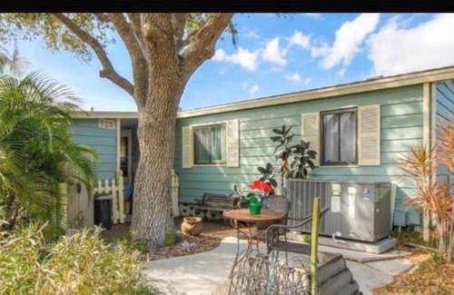 Sarasota House | Full House for Rent, 55+ Community with many Amenities.