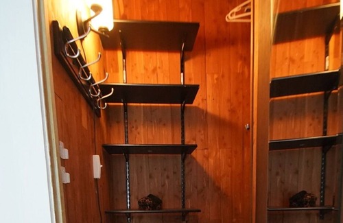 Longue-Pointe Apartment | Full house with hot tub and garden / patio next to Olympic Stadium