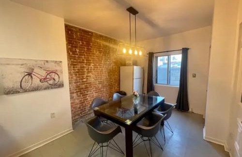 Mile End House | FULL KITCHEN 12MIN DTOWN Room B