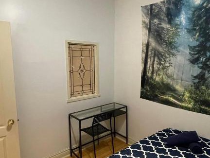 Mile End House | Full Kitchen \ Pet Friendly \ Room B