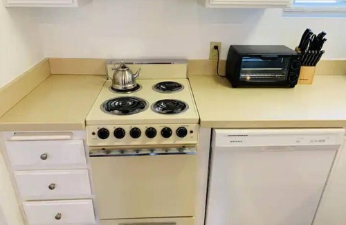 Castro Valley Apartment | Full Kitchen Studio w/AC