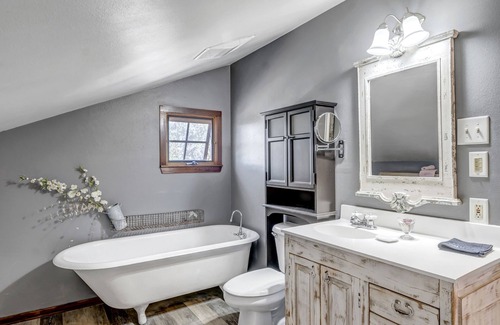 Fredericksburg Bed & Breakfast | Full Moon Inn B&B