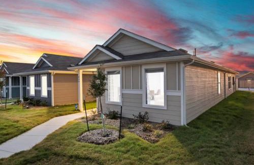 Ferris House | Full new built house, 20 minutes to Dallas