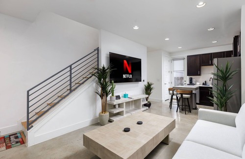 Southhampton Hills House | Full Office/Patio/Games/Relax, Work, Play!