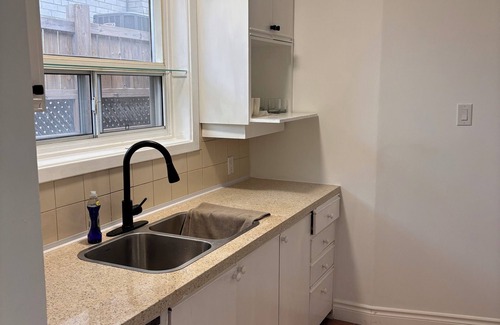 Fallingbrook House | Full Privacy, Free parking, 24/7 check-in possible