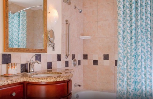 Ko Olina Resort | Full Resort Access - 2 King-sized Bedroom