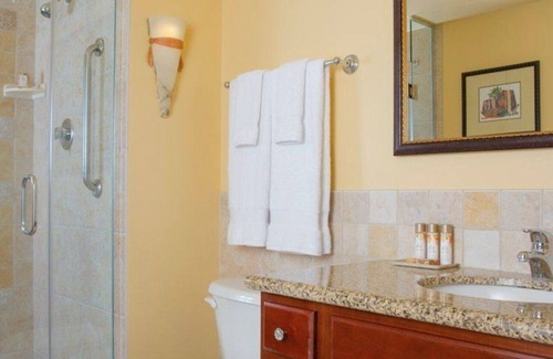 Ko Olina Resort | Full Resort Access - 2 King-sized Bedroom