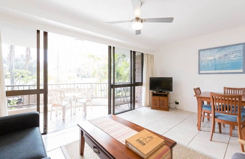 Byron Bay Apartment | Fuller Holidays - Beachfront Unit in Town with Pool