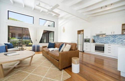 Byron Bay House | Fuller Holidays - Jane's on Wategos Unit 2, 37 Marine Pde-2 Bed Villa