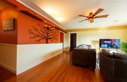Northwest Anaheim House | Fullerton Parkside Getaway - 13min to Disneyland