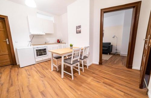 Halle Apartment | FullHouse - Halle - NH14 - Daylight Bathroom - 3 Bedrooms