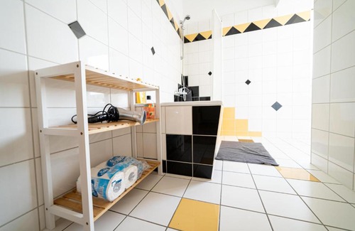 Gebiet Reichenbacher Str./Freiheitssiedlung Apartment | FullHouse - Zwickau - R85 Apartments - Parking - 3 Beds - Nespresso